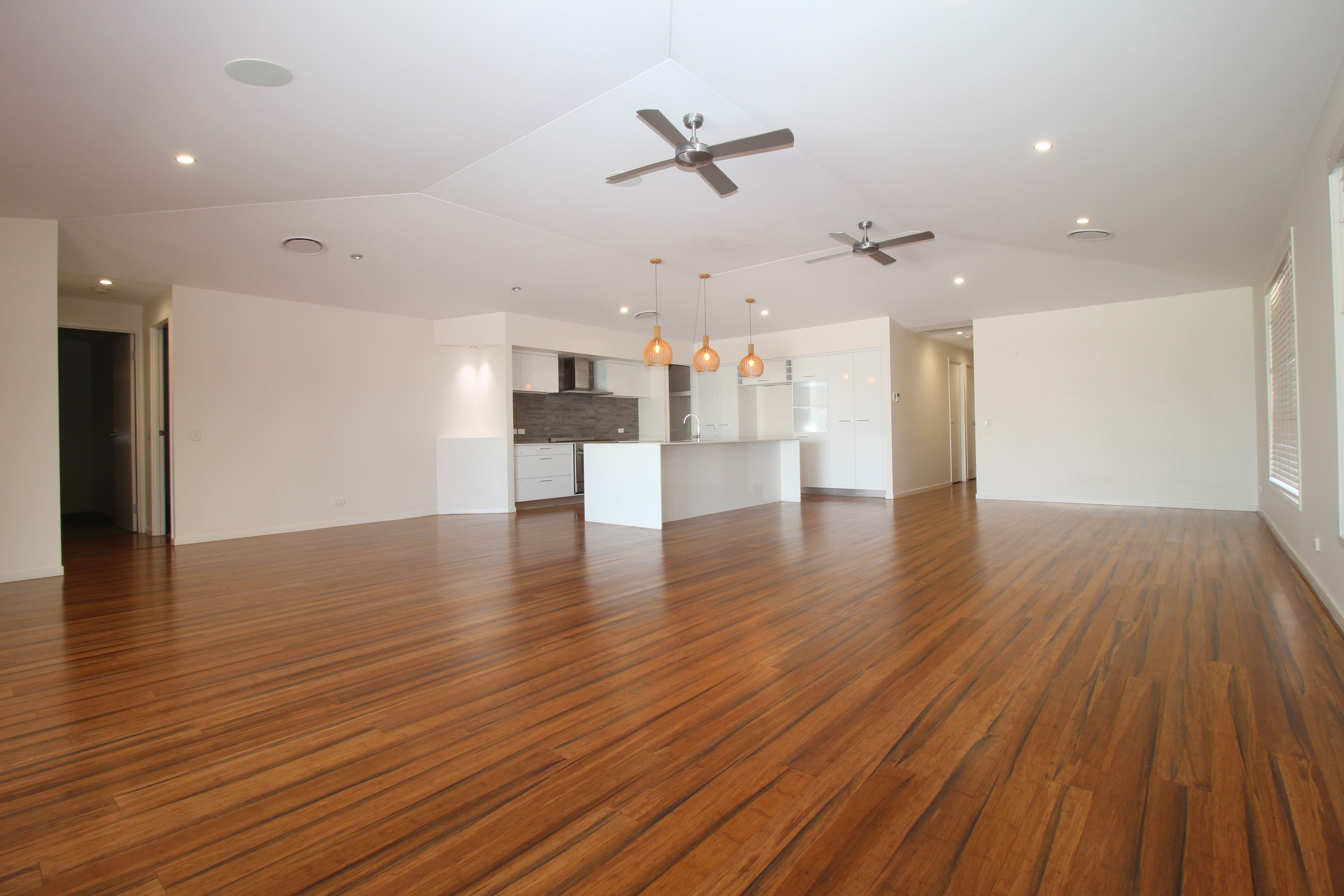 30 Randwick Road, Emerald QLD 4720, Emerald - Thumbnail 2