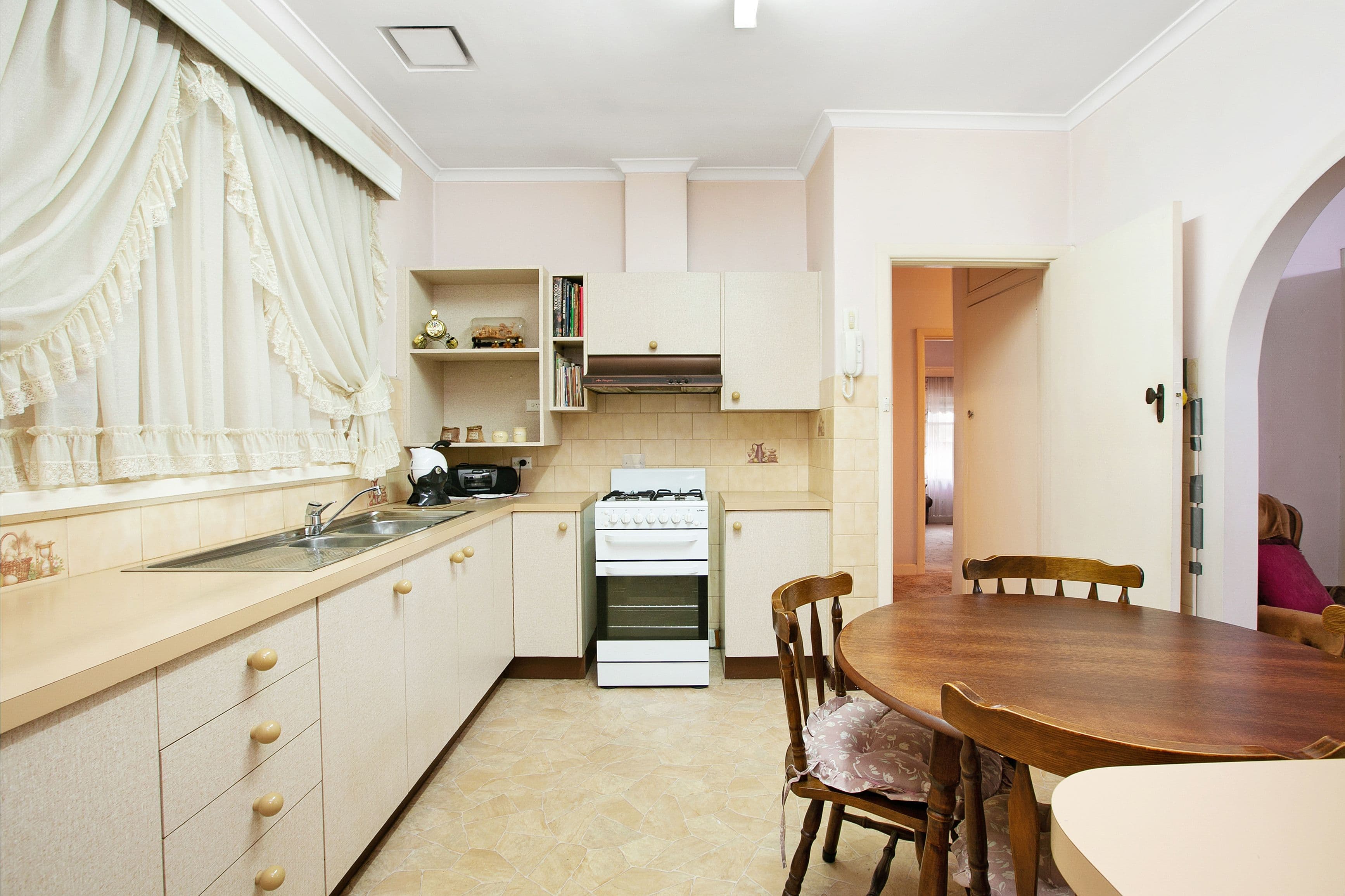 17 Cuthbert Road, Reservoir VIC 3073, Reservoir - Thumbnail 4