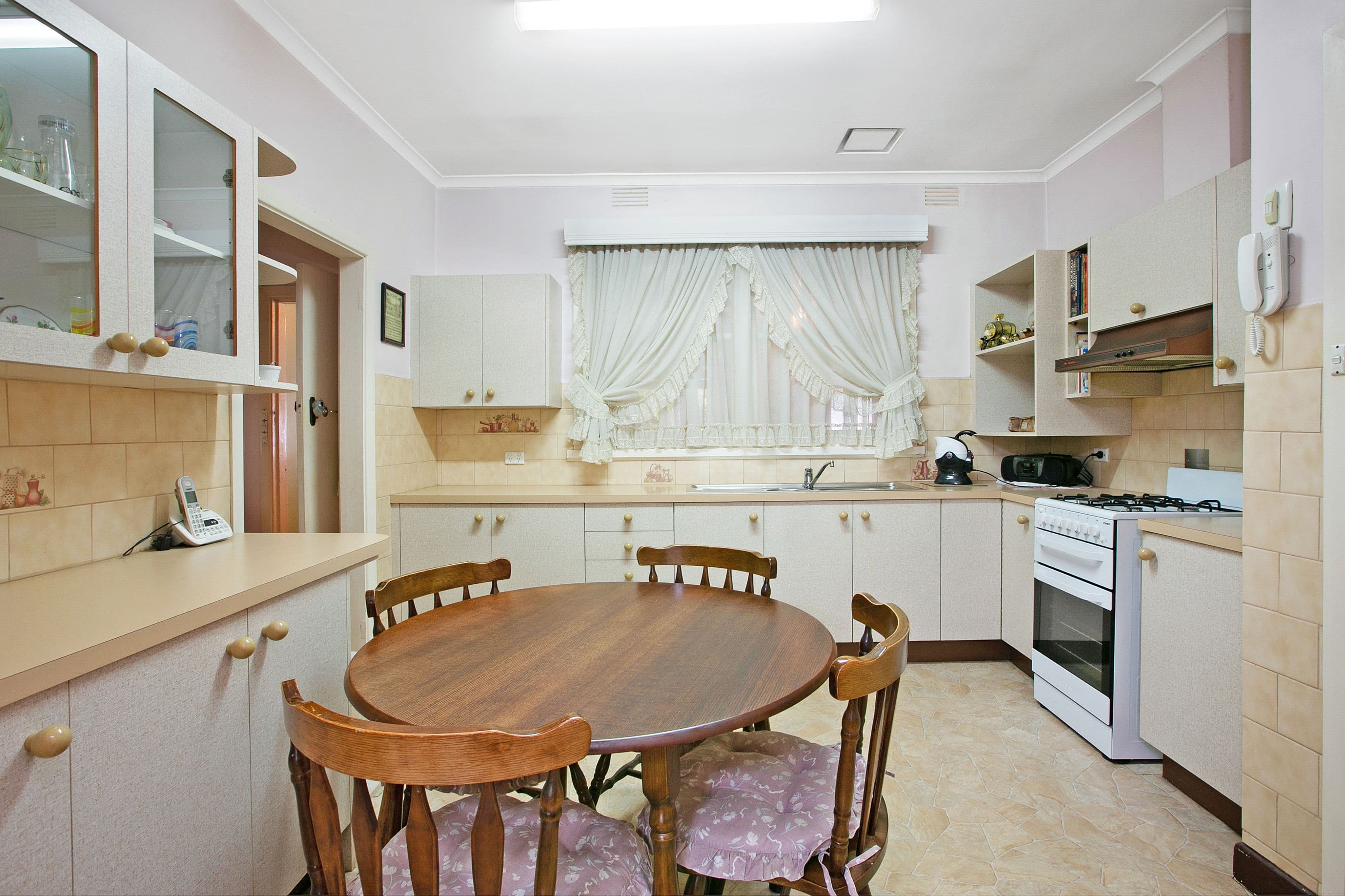 17 Cuthbert Road, Reservoir VIC 3073, Reservoir - Thumbnail 5