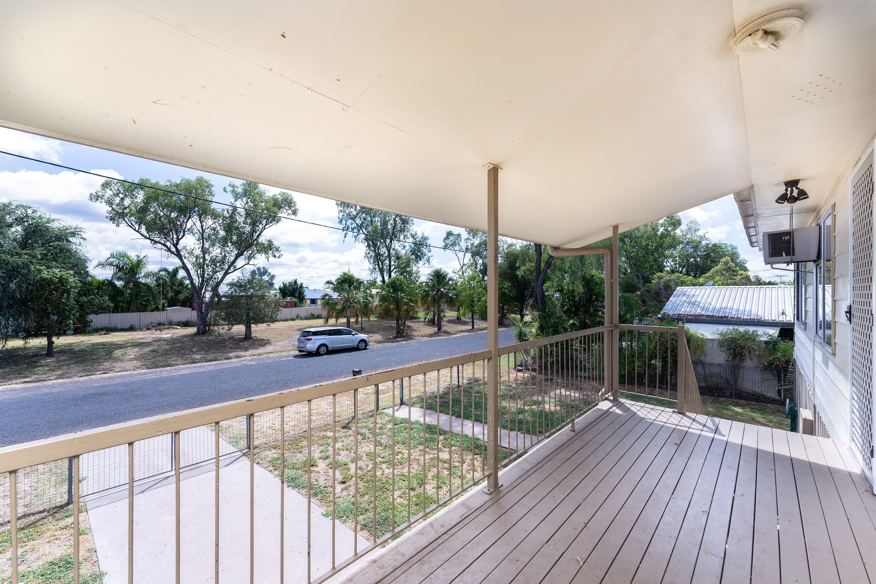 64 Braeside Road, Emerald QLD 4720, Emerald - Thumbnail 2