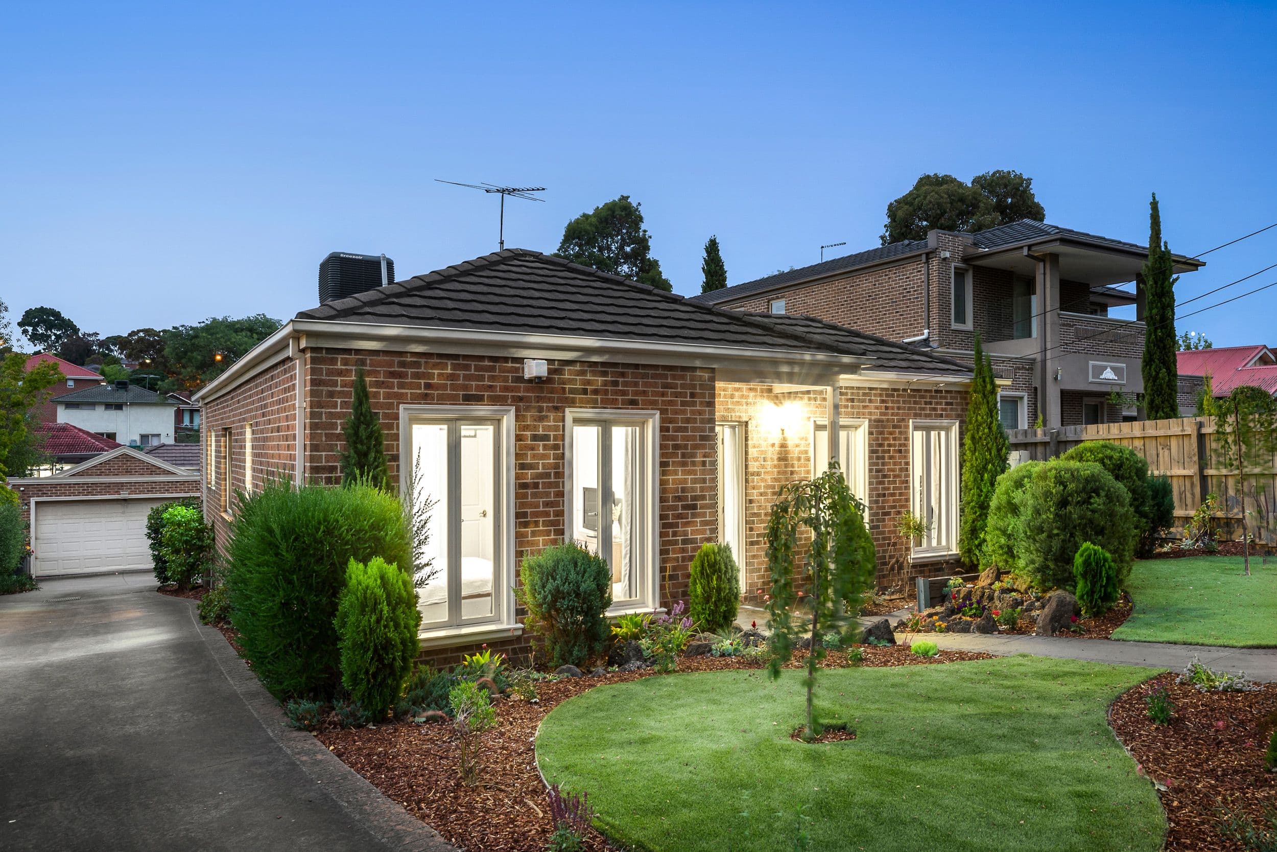 11 Fiander Avenue, Glen Waverley VIC 3150, Glen Waverley - Thumbnail 2