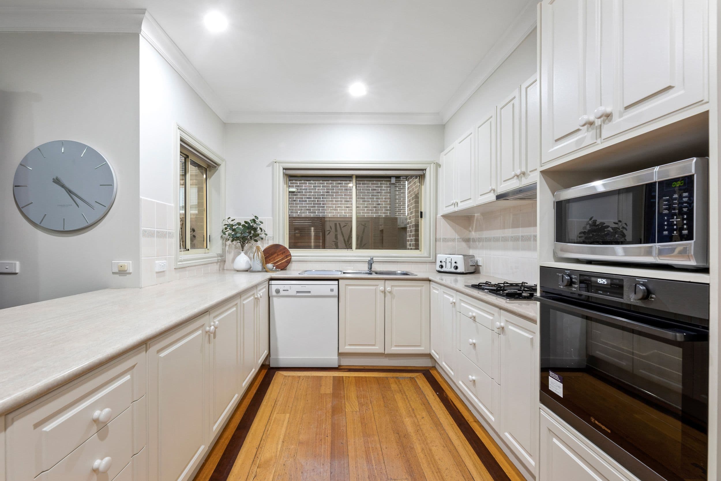 11 Fiander Avenue, Glen Waverley VIC 3150, Glen Waverley - Thumbnail 4