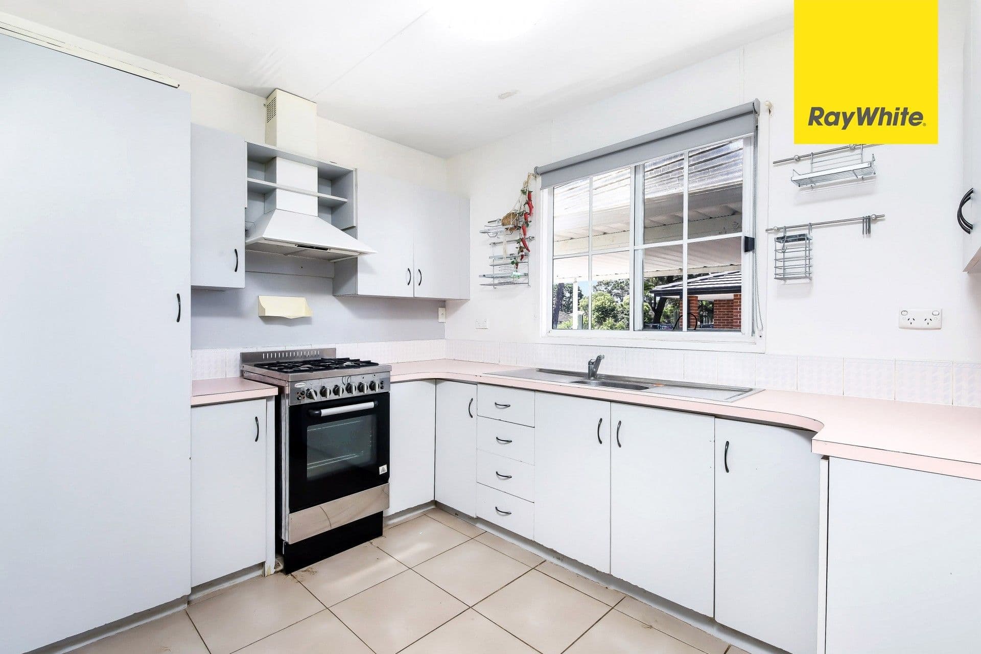 13 Crawford Road, Doonside - Thumbnail 5
