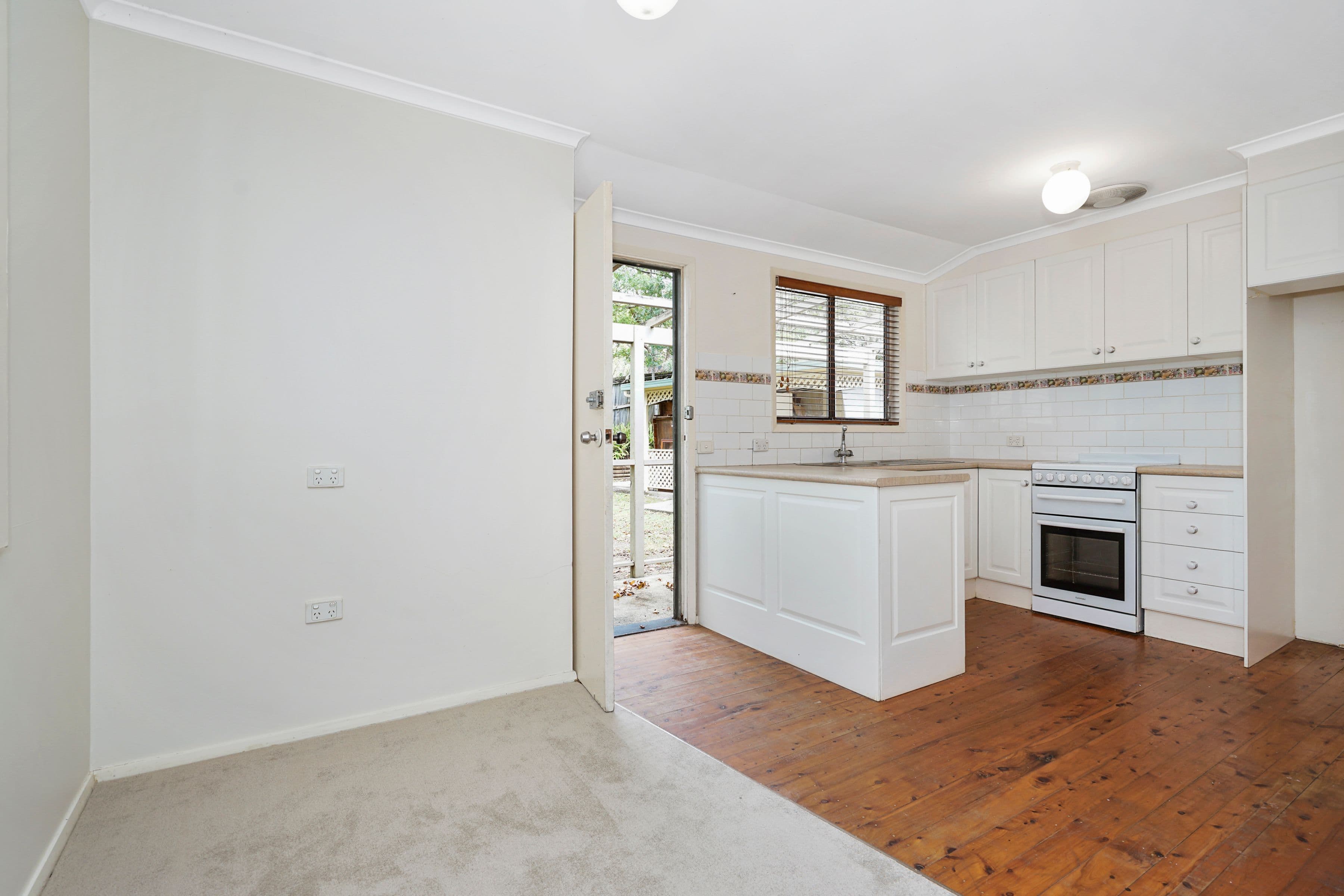 4 Grahame Drive, Macmasters Beach - Thumbnail 3