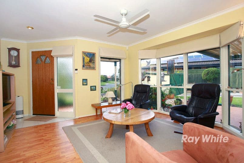 2 Josephine Avenue, CRANBOURNE NORTH VIC 3977, Cranbourne North - Thumbnail 2