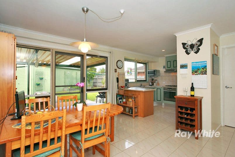 2 Josephine Avenue, CRANBOURNE NORTH VIC 3977, Cranbourne North - Thumbnail 3