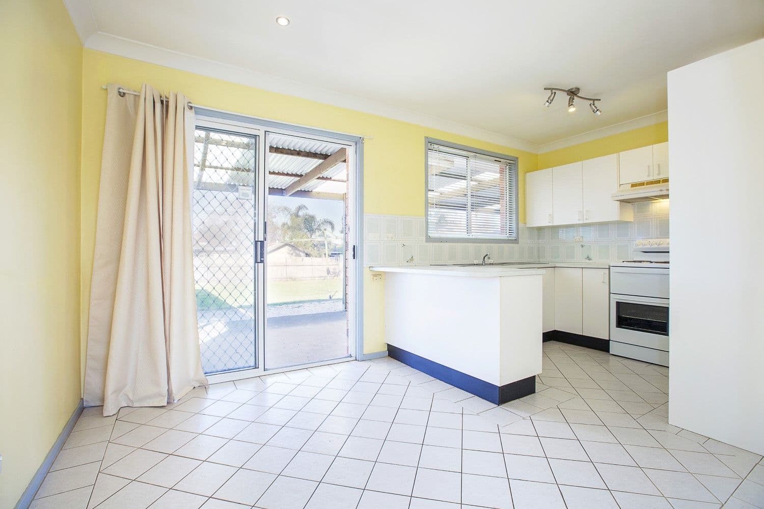 124 Victoria Street, Kingswood - Thumbnail 4