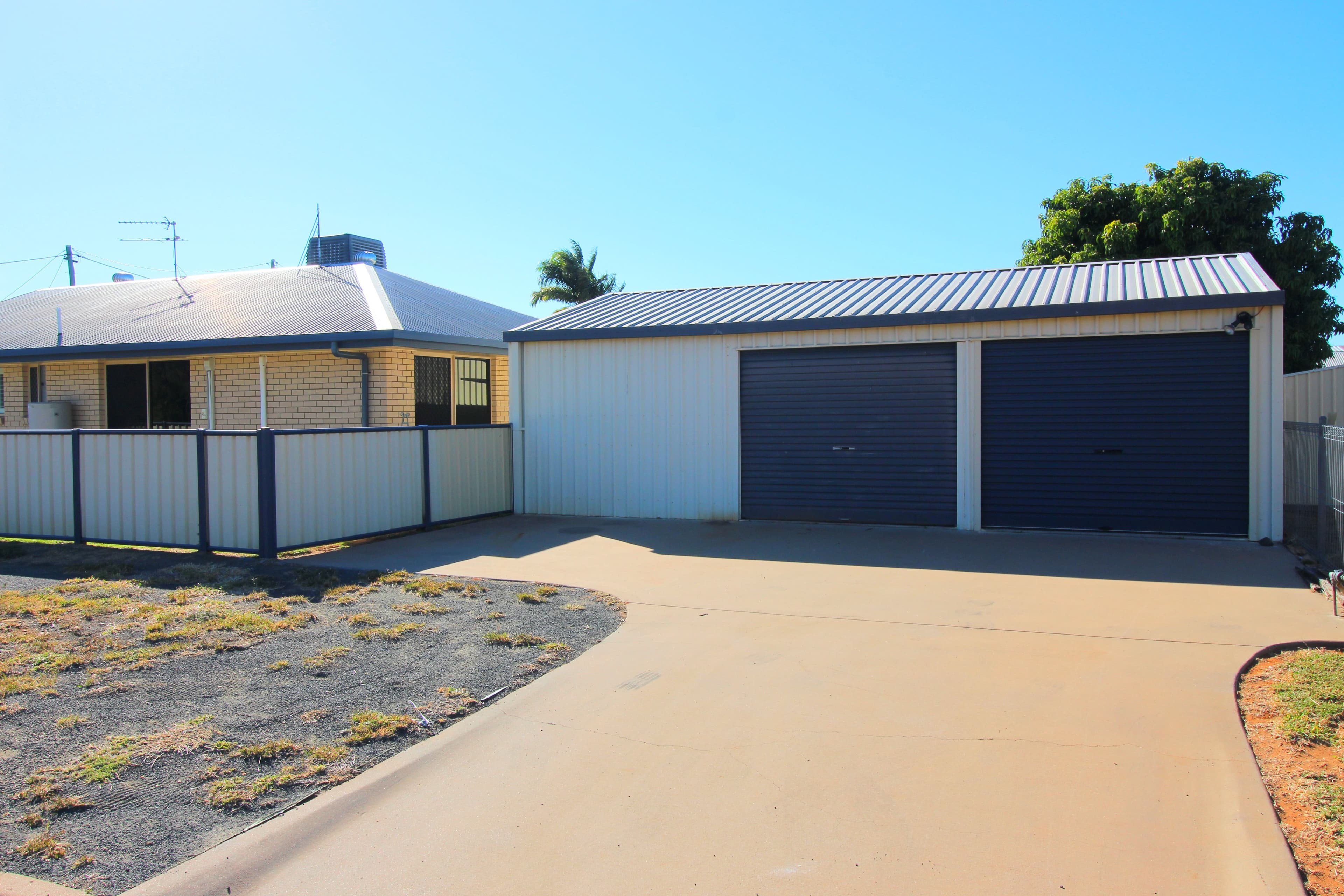 8 Stephanie Court, Emerald QLD 4720, Emerald - Thumbnail 2