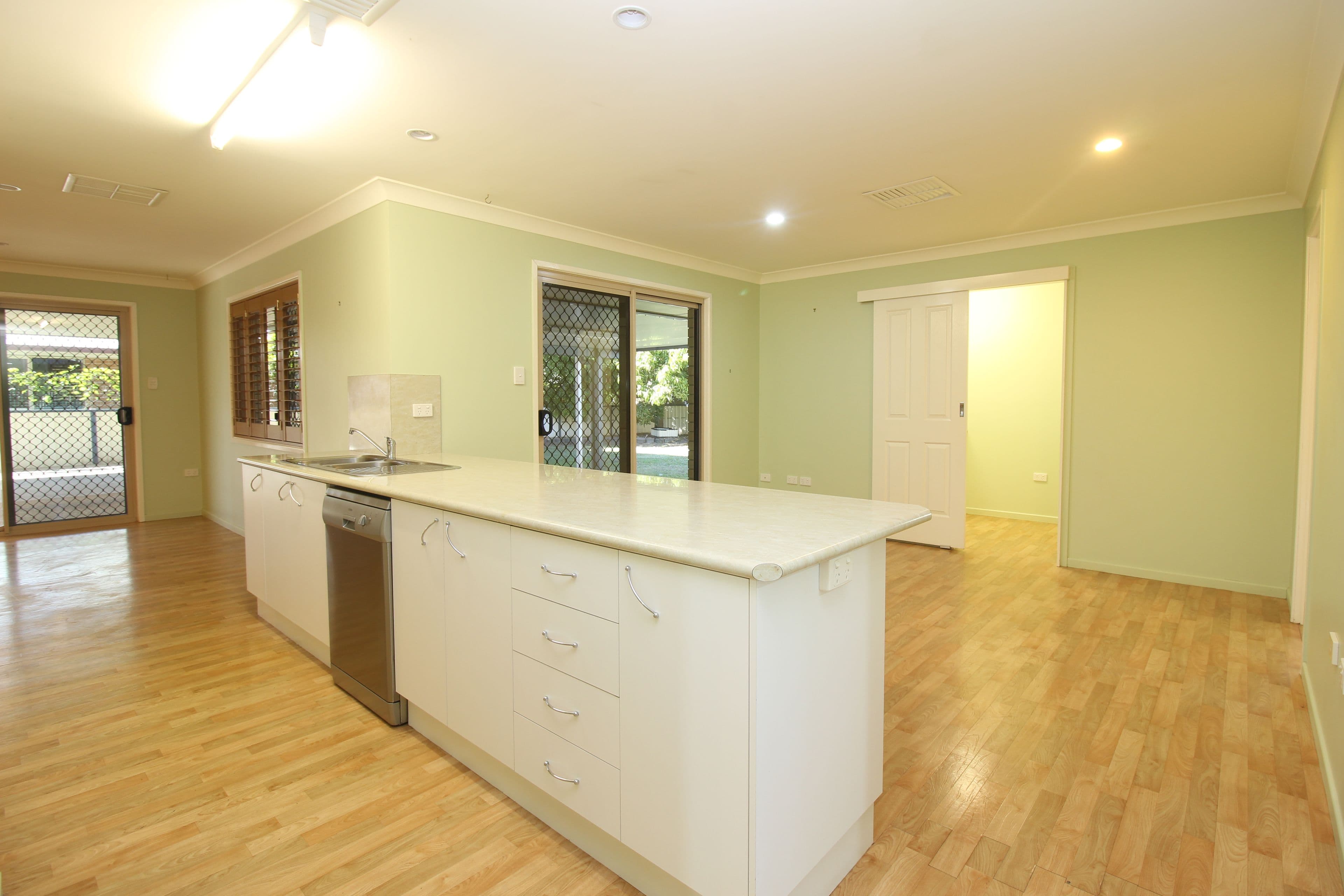 8 Stephanie Court, Emerald QLD 4720, Emerald - Thumbnail 4