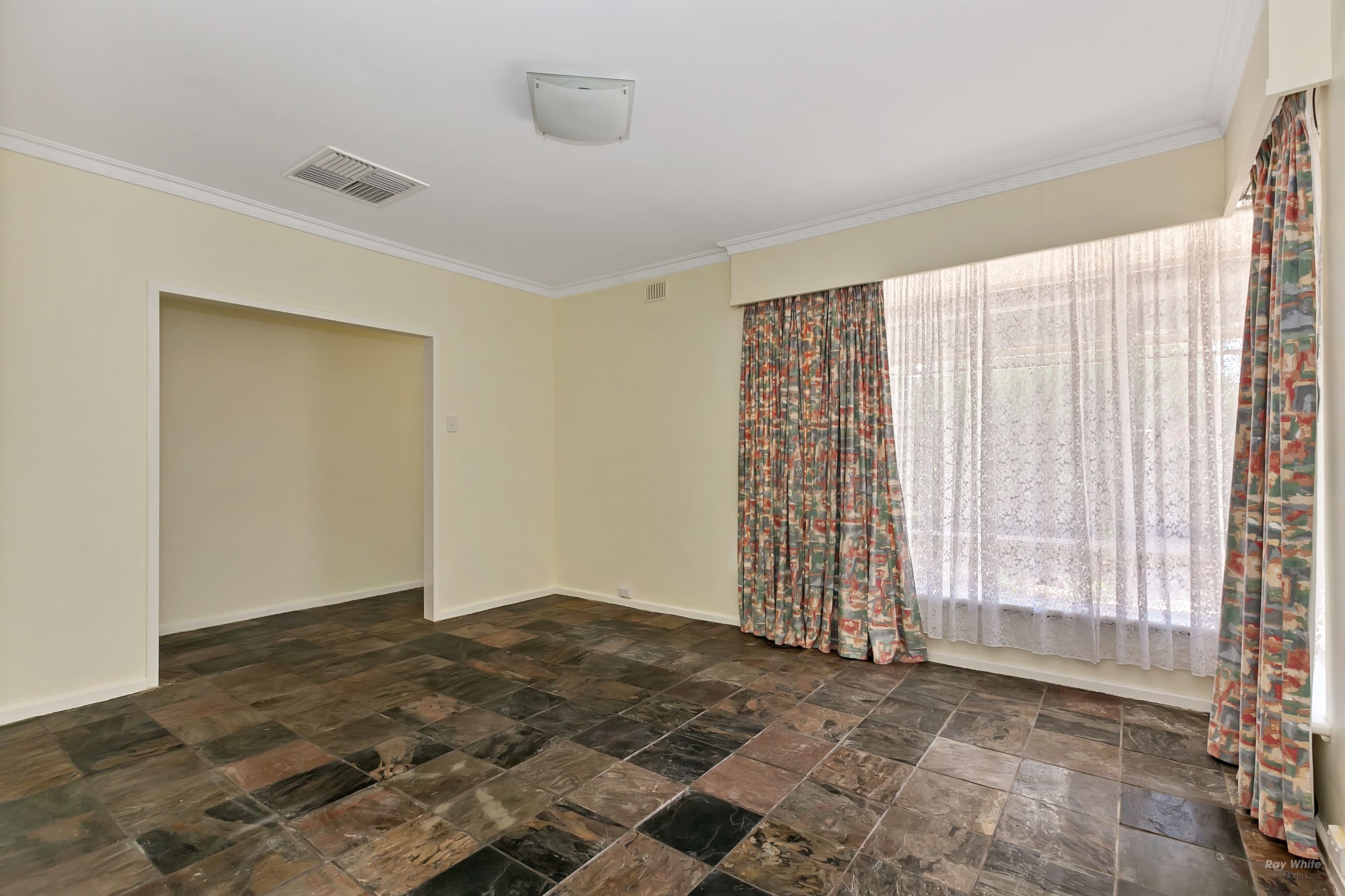 43 Padbury Road, Gilles Plains SA 5086, Gilles Plains - Thumbnail 2