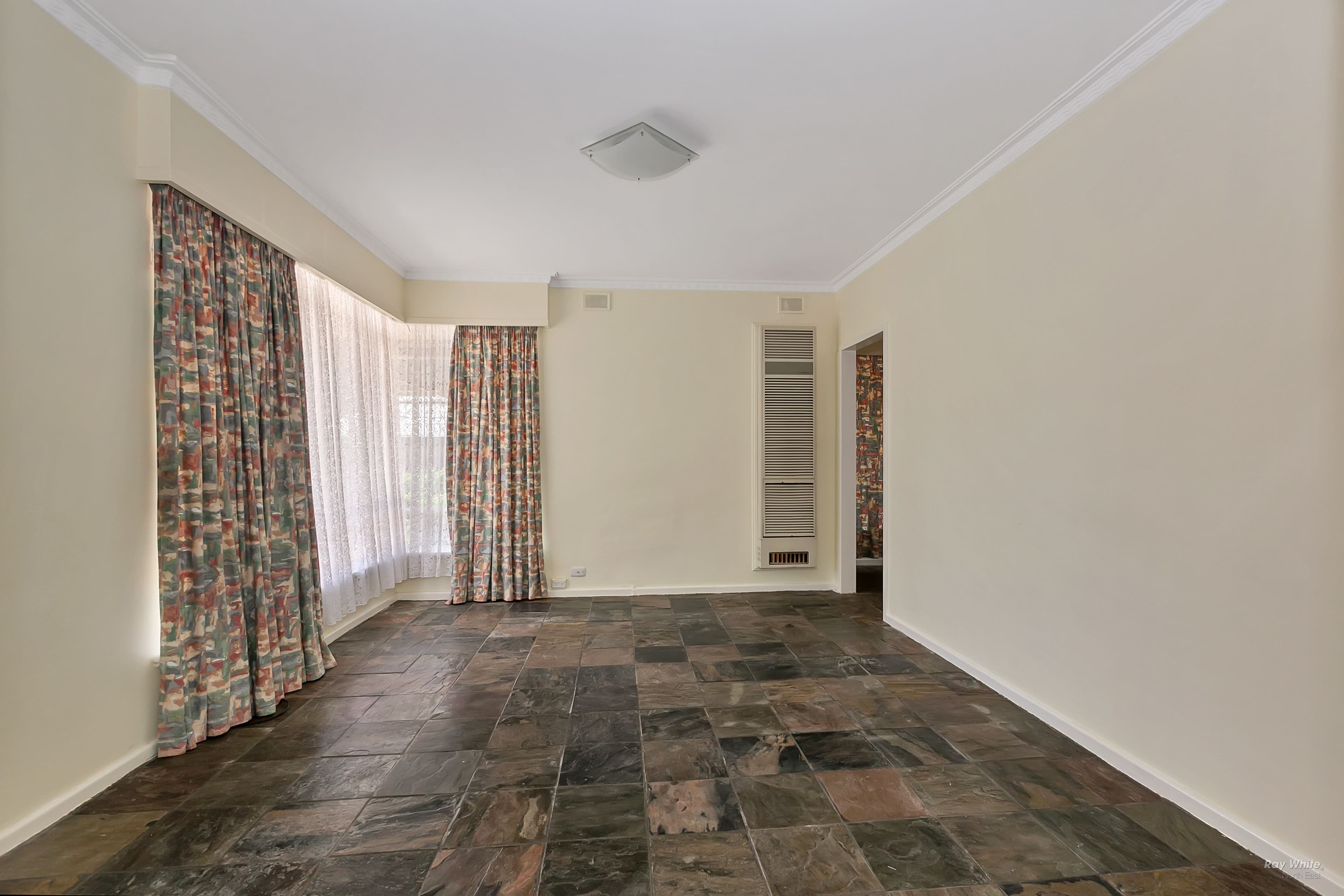 43 Padbury Road, Gilles Plains SA 5086, Gilles Plains - Thumbnail 3
