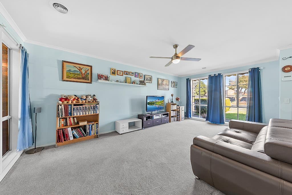 72 Rowes Road, Werribee, VIC, 3030, Werribee - Thumbnail 2