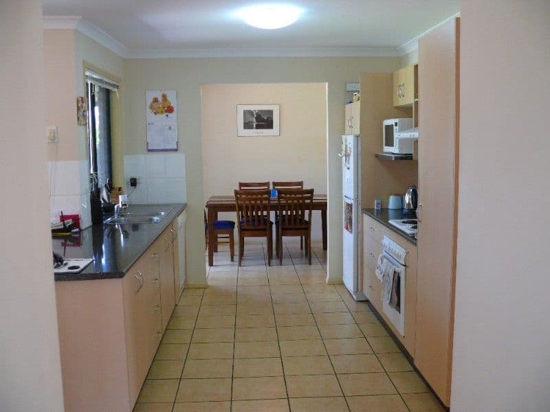 8 Amberwood Drive, UPPER COOMERA QLD 4209, Upper Coomera - Thumbnail 3