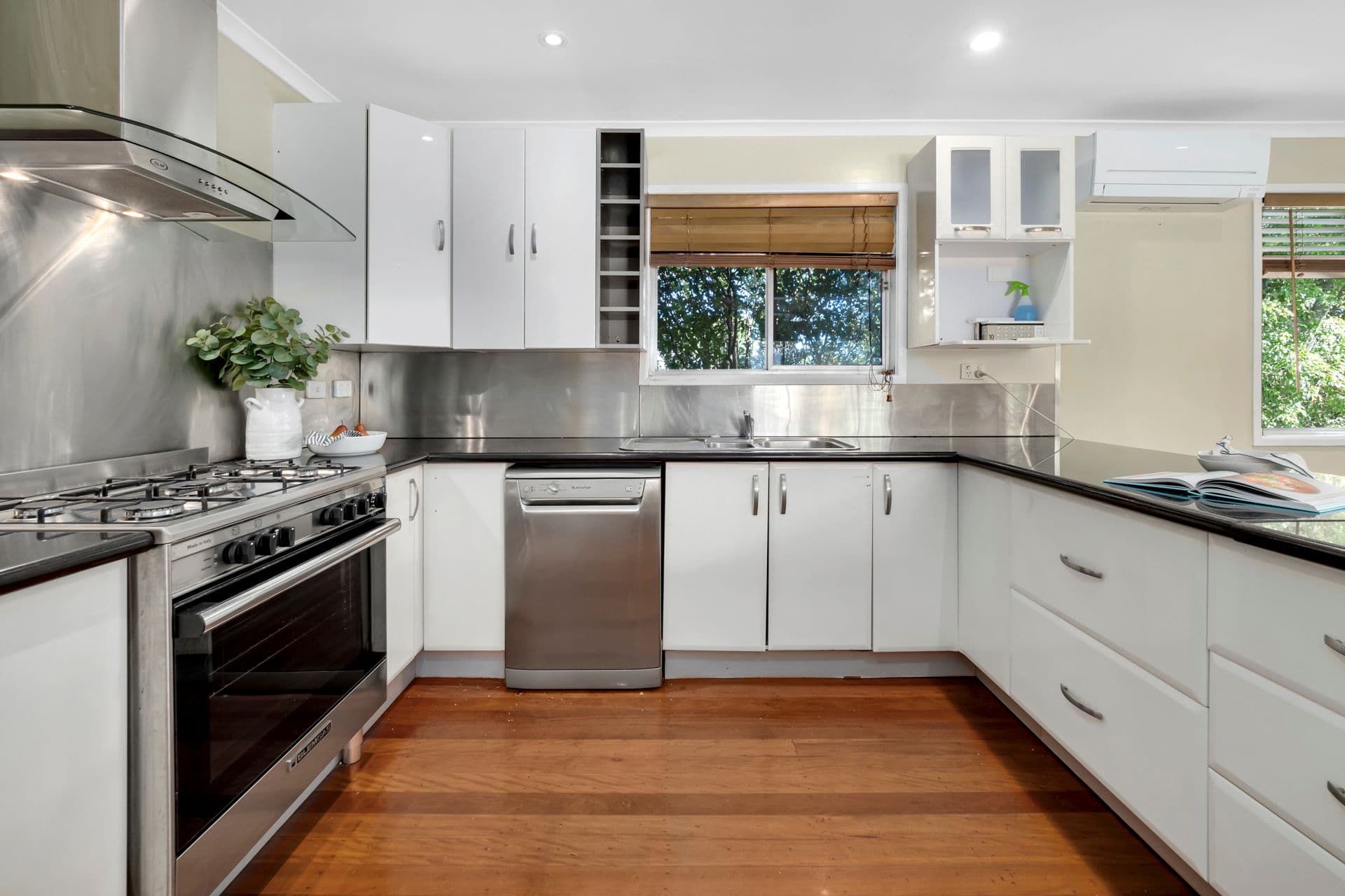 115 Zillman Road, Hendra QLD 4011, Hendra - Thumbnail 2