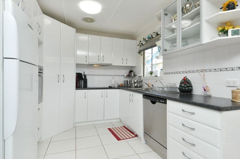 13 Yanderra Avenue, ARANA HILLS QLD 4054, Arana Hills - Thumbnail 3