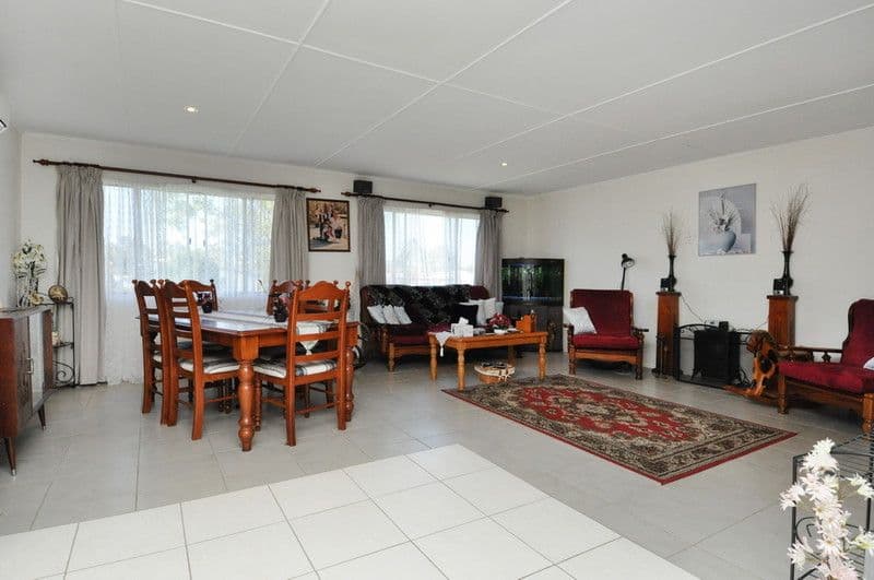 13 Yanderra Avenue, ARANA HILLS QLD 4054, Arana Hills - Thumbnail 5