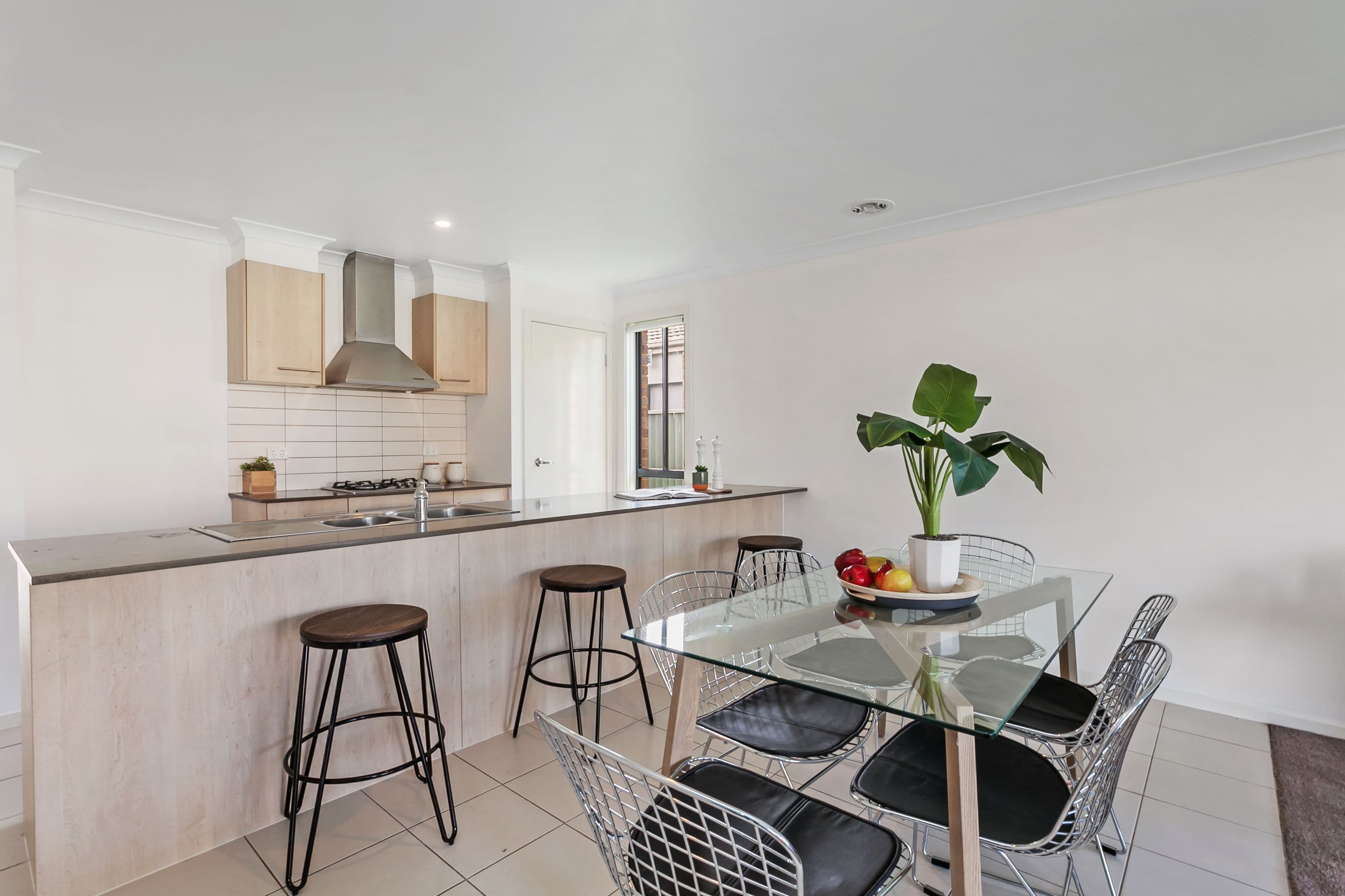 10 Amron Close, Deer Park VIC 3023, Deer Park - Thumbnail 3