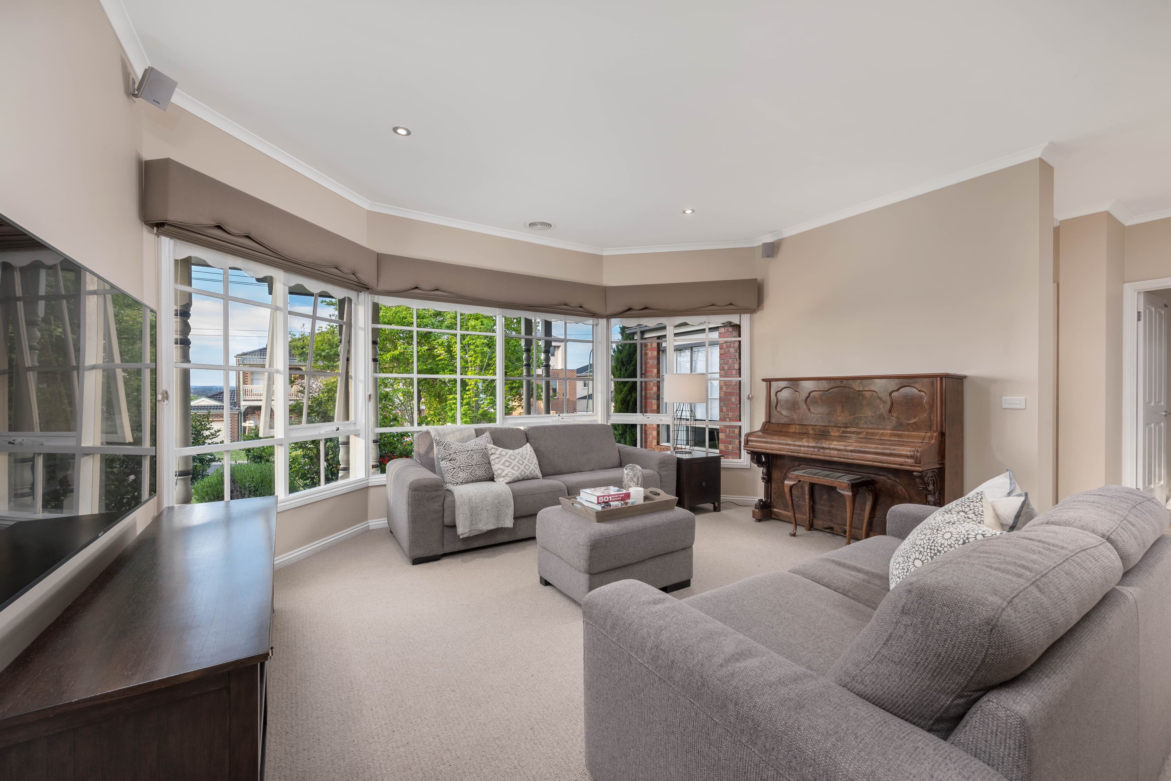 33 Warramunga Road, Bundoora VIC 3083, Bundoora - Thumbnail 2