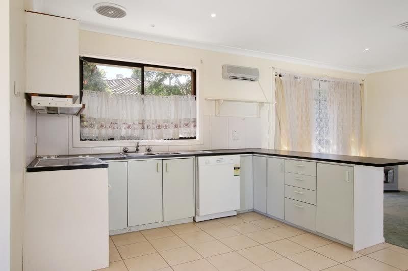 364 Woomera Crescent, Lavington - Thumbnail 2