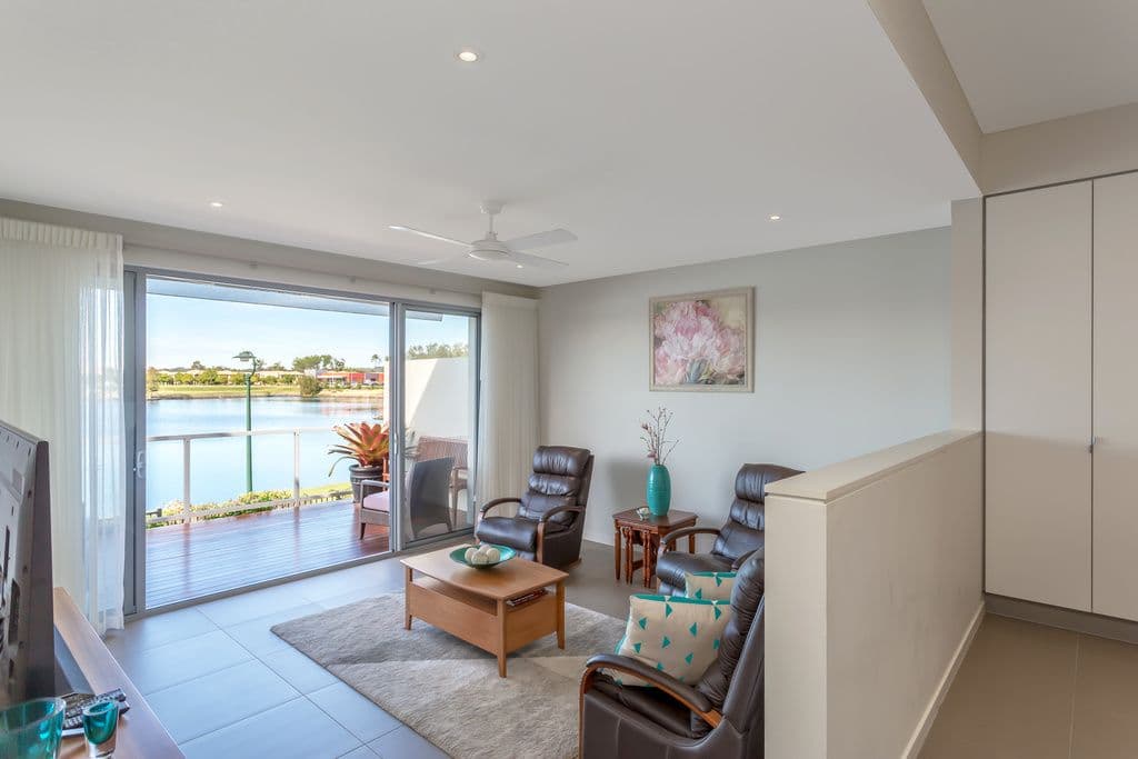 7 Lakefront Crescent, Varsity Lakes QLD 4227, Varsity Lakes - Thumbnail 4