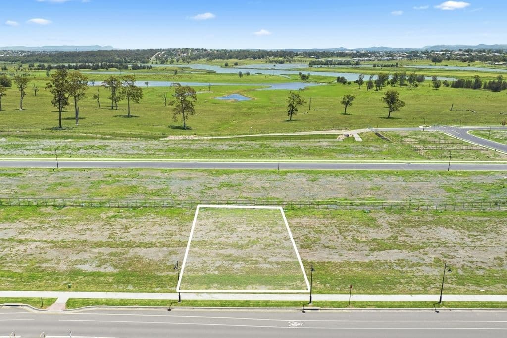 249 Settlers Boulevard, Chisholm - Image 1