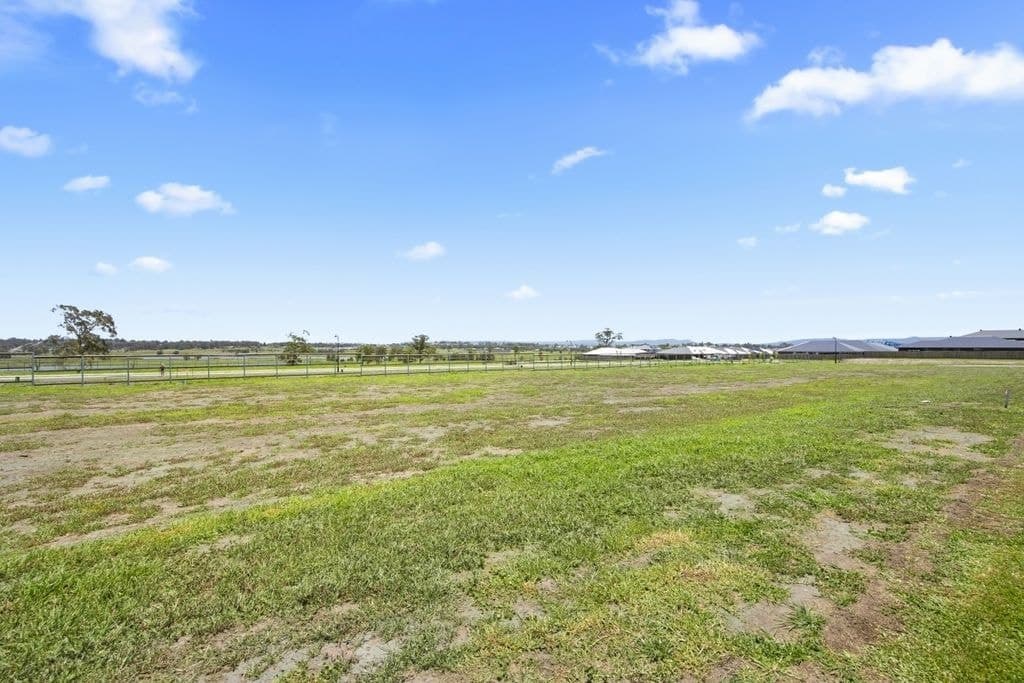 249 Settlers Boulevard, Chisholm - Thumbnail 3