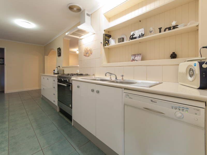 4 Birch Grove, Frankston VIC 3199, Frankston - Thumbnail 2
