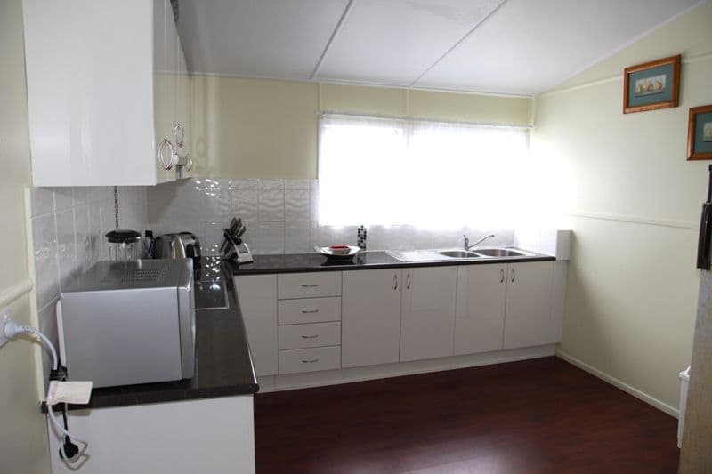 9 Arnold Street, ALLENSTOWN QLD 4700, Allenstown - Thumbnail 3