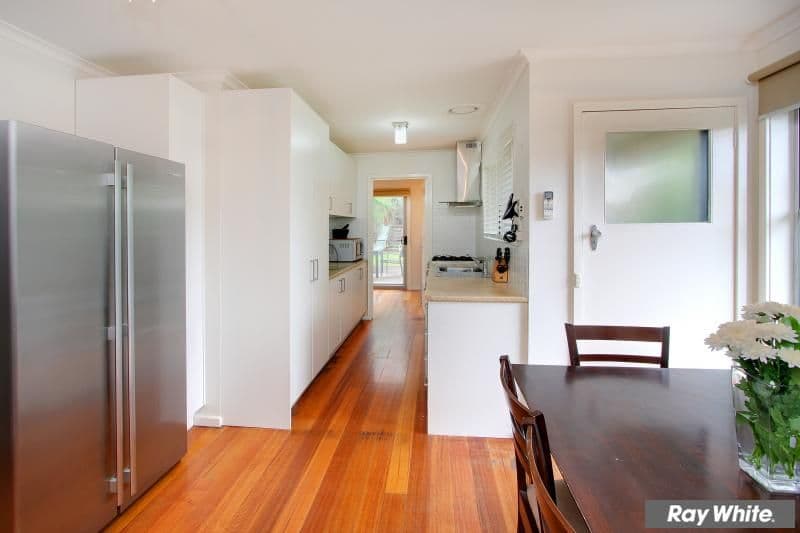 11 Gilga Street, MORNINGTON VIC 3931, Mornington - Thumbnail 3