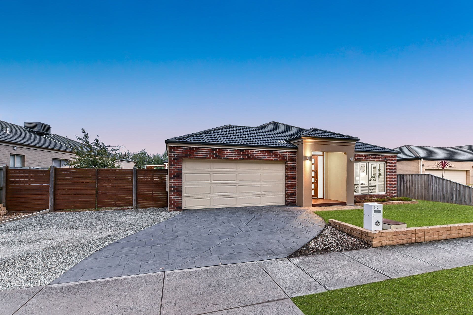 143 Viewgrand Drive, Berwick VIC 3806, Berwick - Thumbnail 2