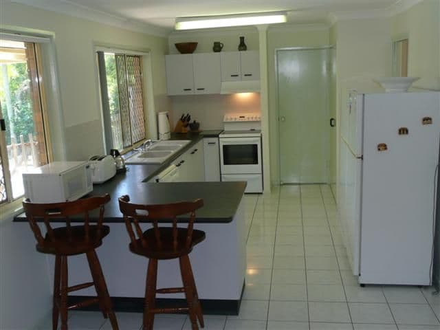 3 Chloe Close, EIGHT MILE PLAINS QLD 4113, Eight Mile Plains - Thumbnail 2