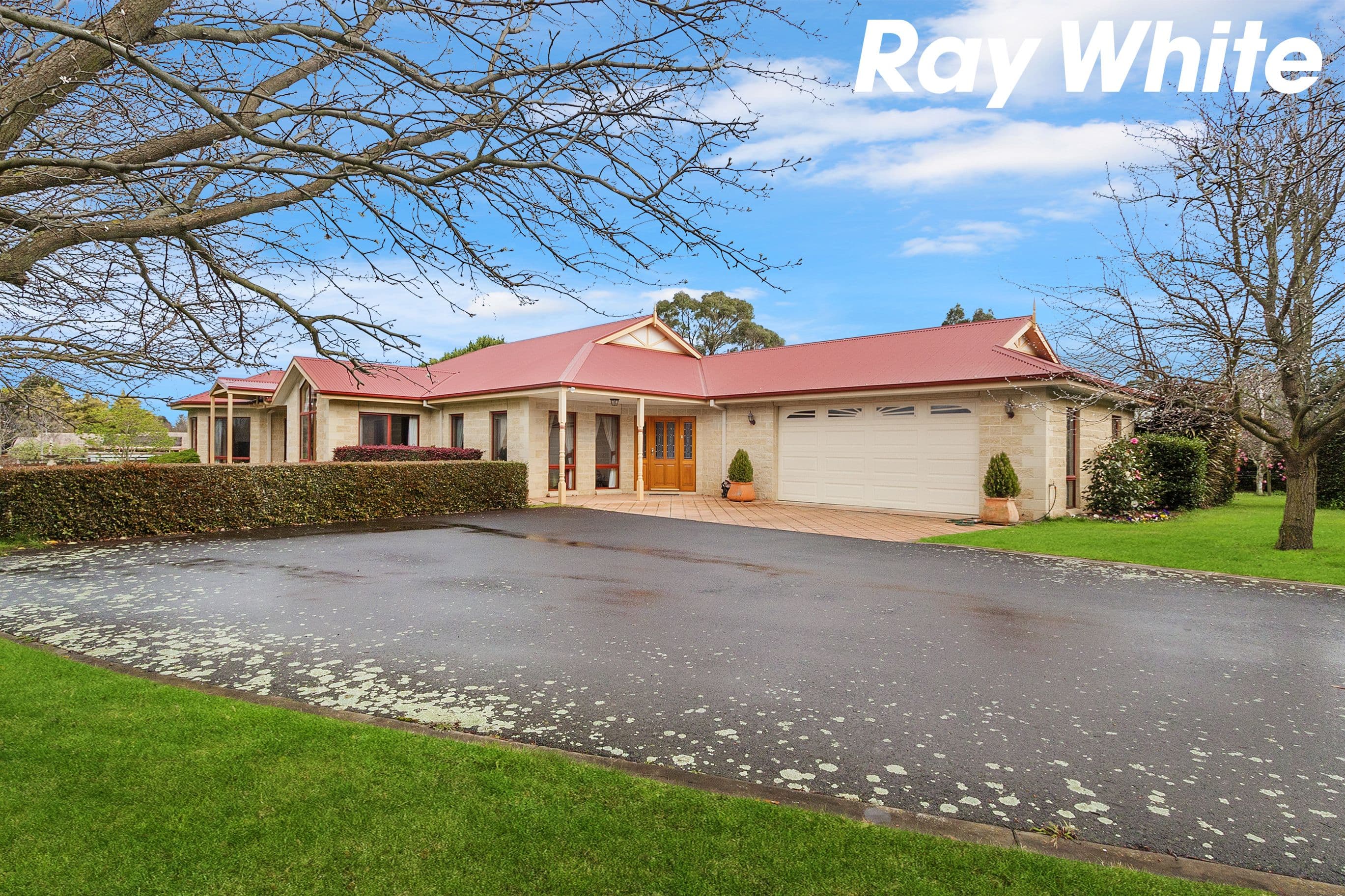 16 Pepperell Drive, Drouin VIC 3818, Drouin - Image 1