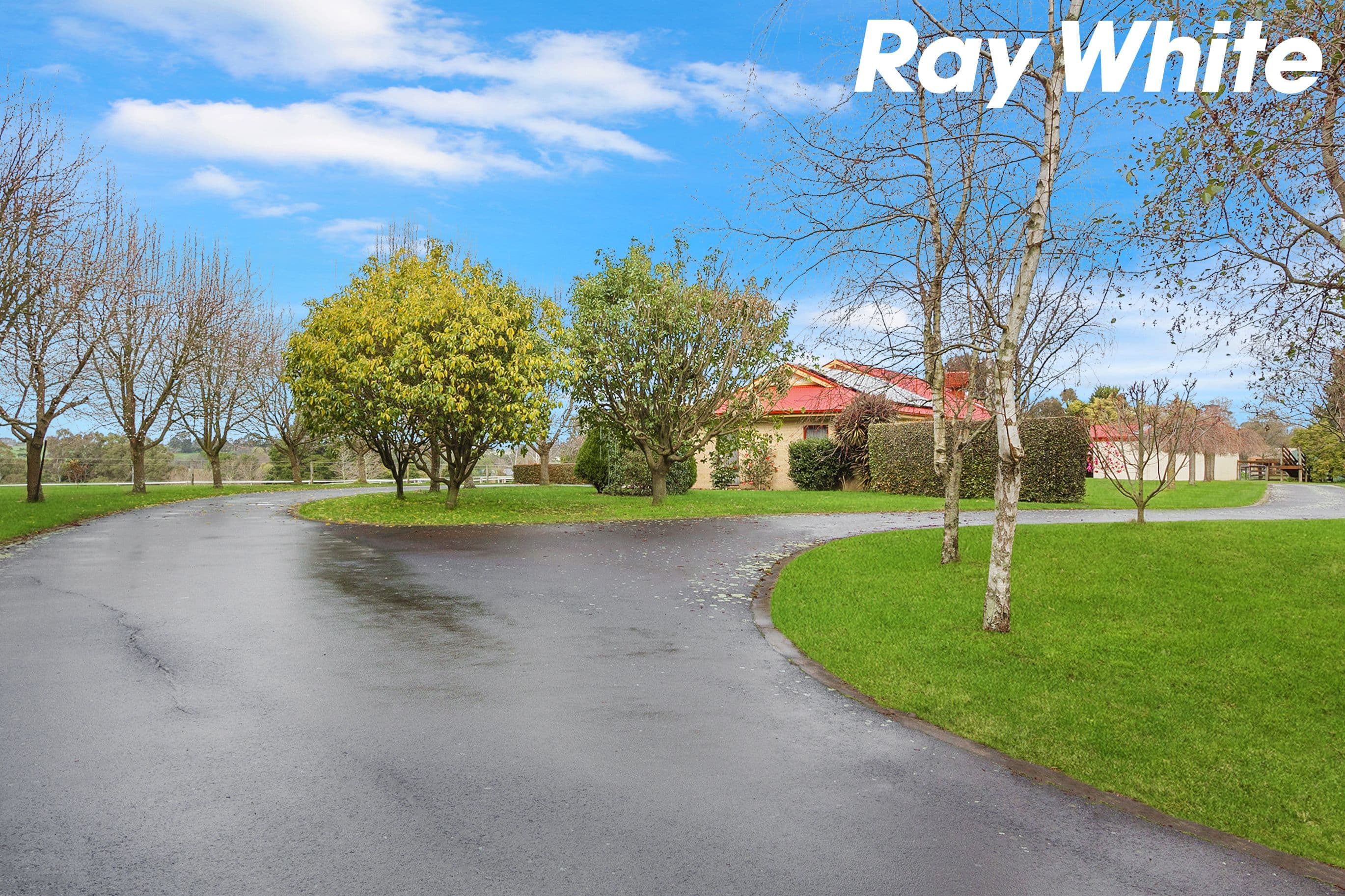 16 Pepperell Drive, Drouin VIC 3818, Drouin - Thumbnail 2