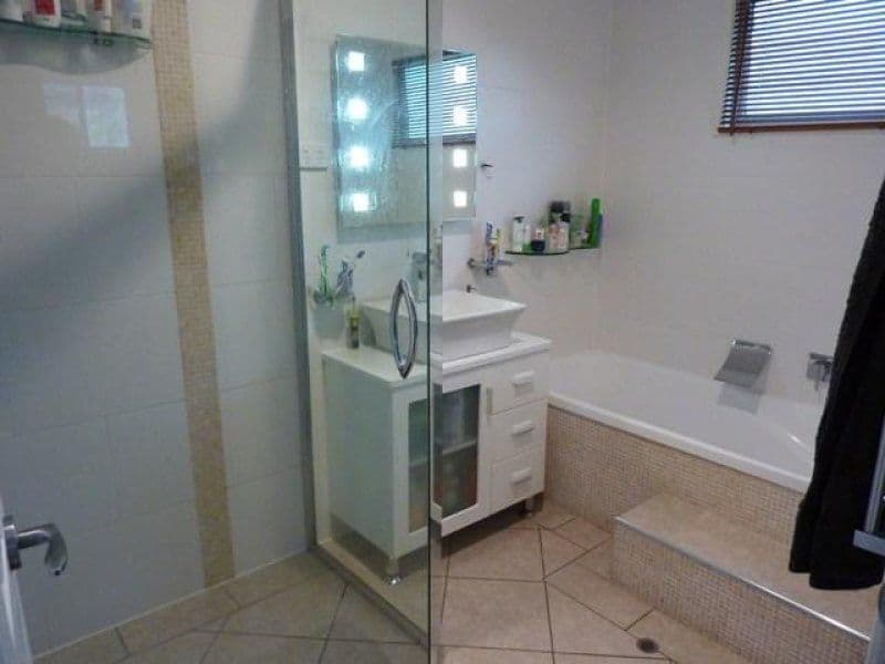 15 Lord Byron Parade, Strathpine QLD 4500, Strathpine - Thumbnail 8