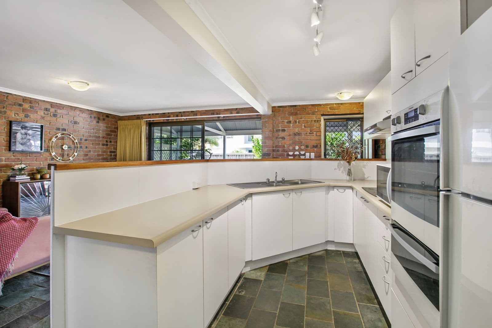 76 Main Road, Wellington Point QLD 4160, Wellington Point - Thumbnail 3