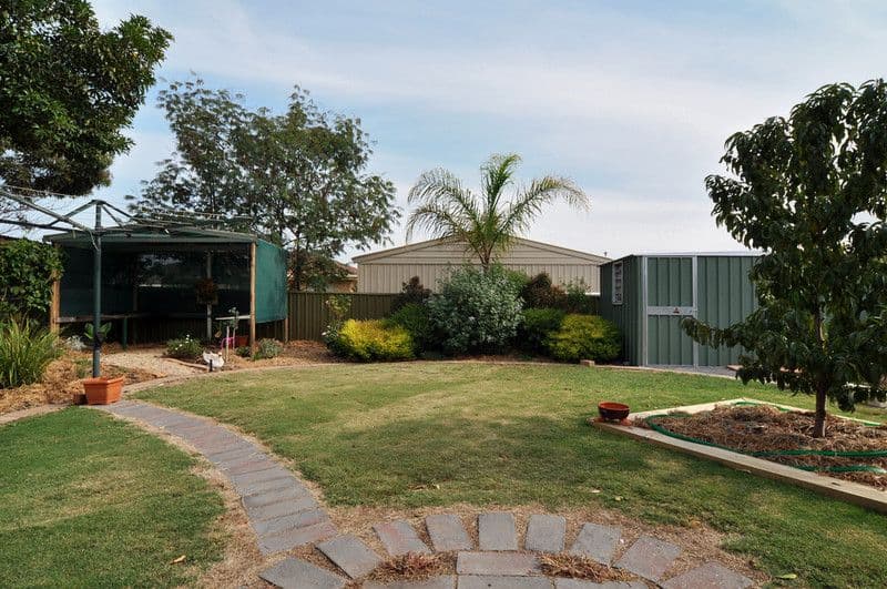 21 Coonawarra Close, WOODCROFT SA 5162, Woodcroft - Thumbnail 3