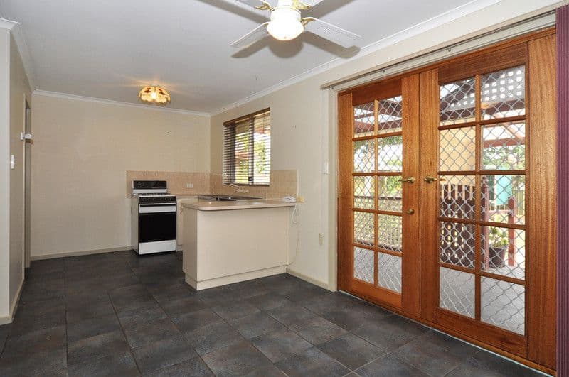 21 Coonawarra Close, WOODCROFT SA 5162, Woodcroft - Thumbnail 6