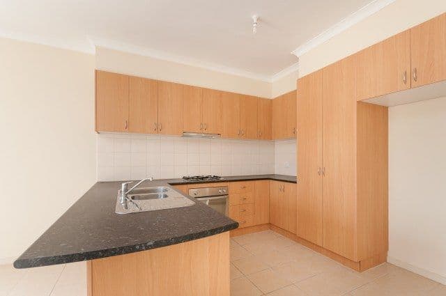 86 Hayfield Road, ROXBURGH PARK VIC 3064, Roxburgh Park - Thumbnail 2
