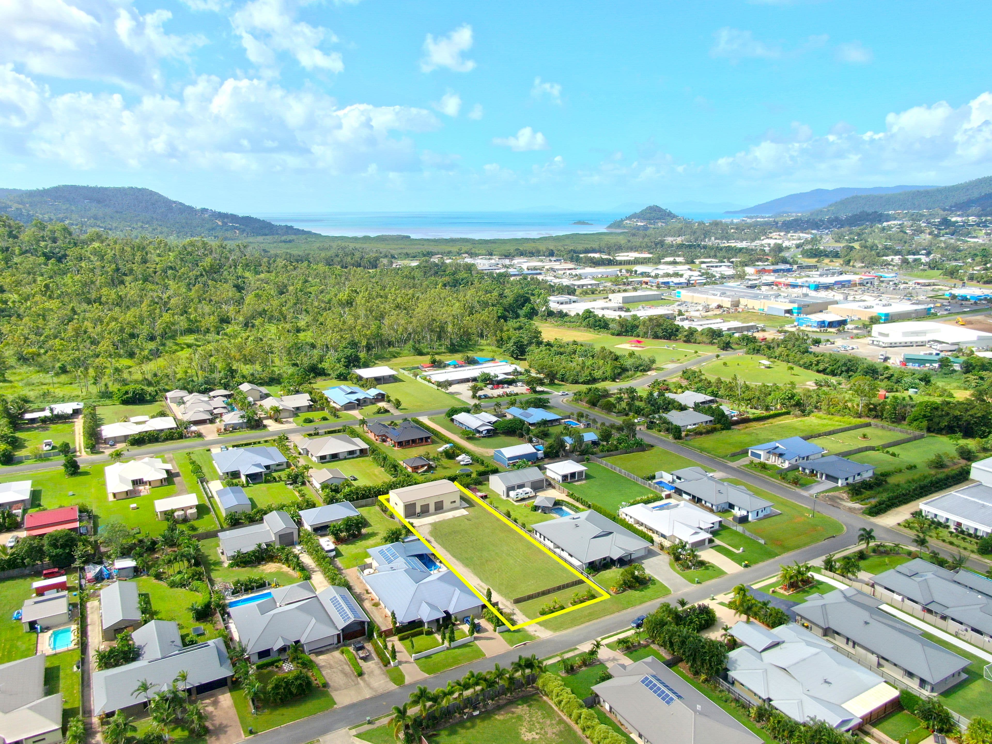 13 Henderson Street, Cannonvale QLD 4802, Cannonvale - Thumbnail 2