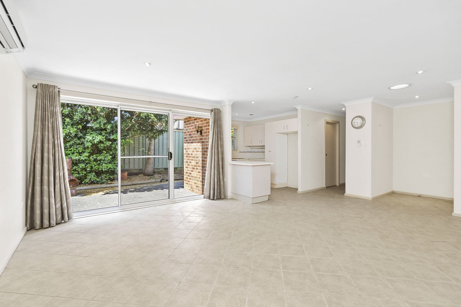 70 John Tebbutt Place, Richmond - Thumbnail 2