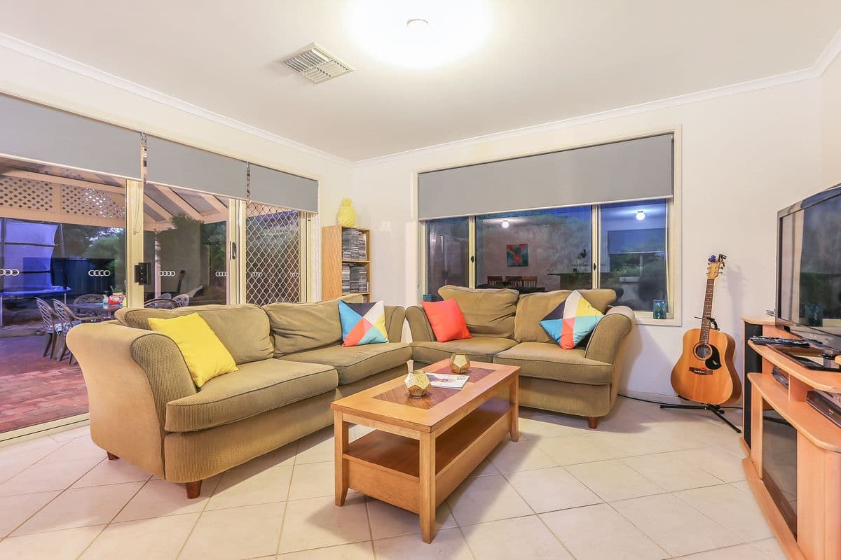 30 Hinkler Crescent, Modbury Heights SA 5092, Modbury Heights - Thumbnail 3