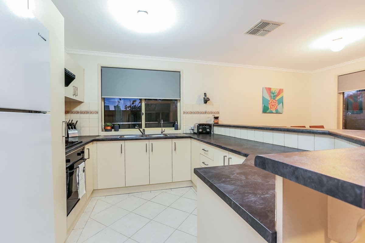 30 Hinkler Crescent, Modbury Heights SA 5092, Modbury Heights - Thumbnail 4