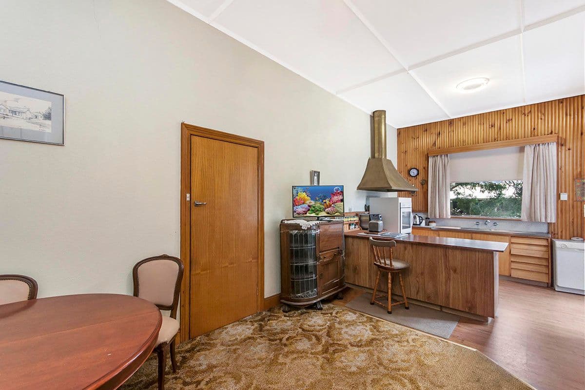 27 Mortlake Road, Warrnambool VIC 3280, Warrnambool - Thumbnail 3
