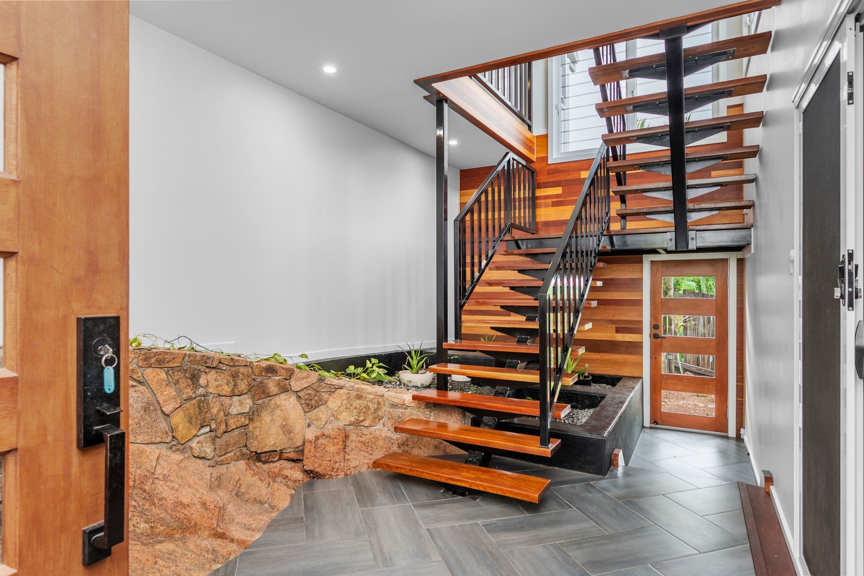 5 Francis Street, West End QLD 4810, West End - Thumbnail 3