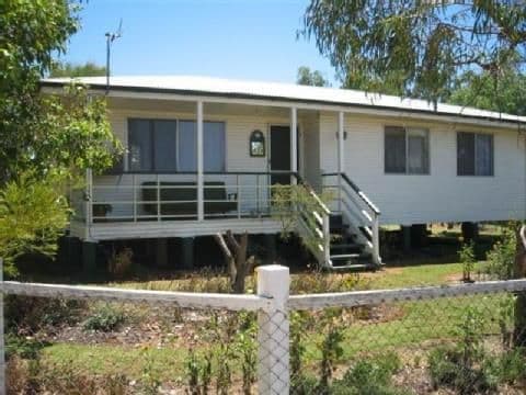 15 South Street, ROMA QLD 4455, Roma - Image 1