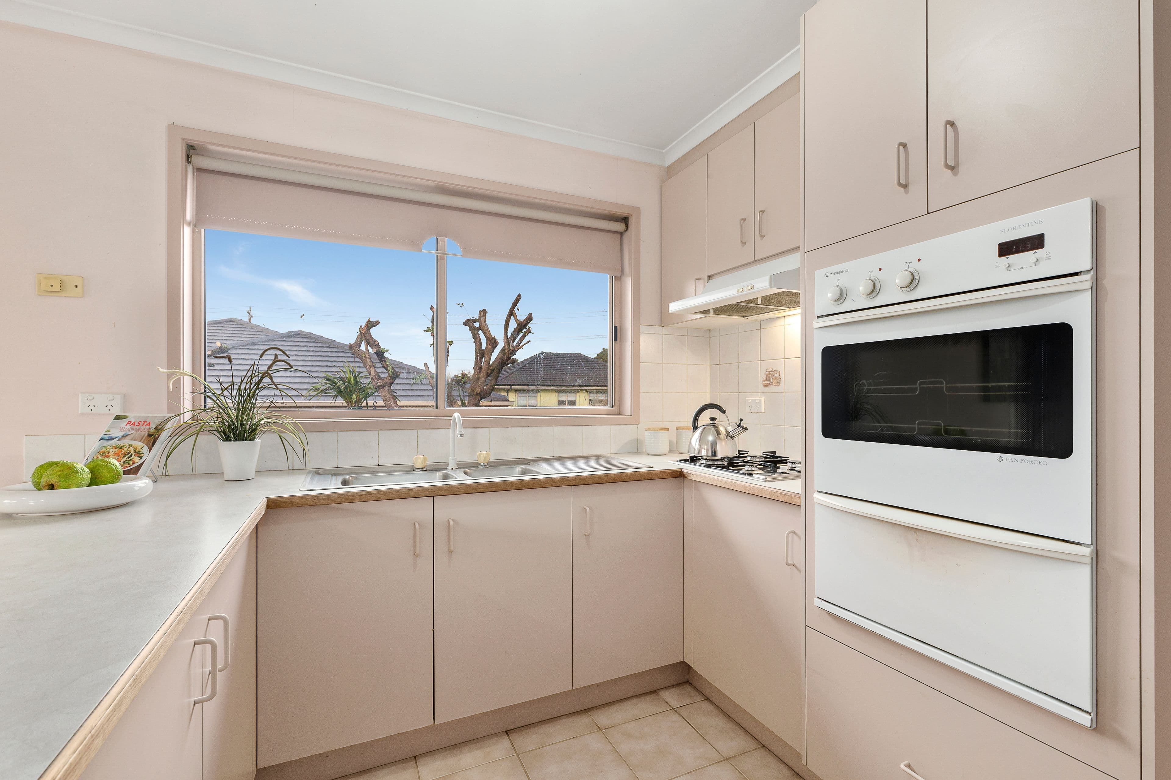 4 Inga Court, Chadstone VIC 3148, Chadstone - Thumbnail 4