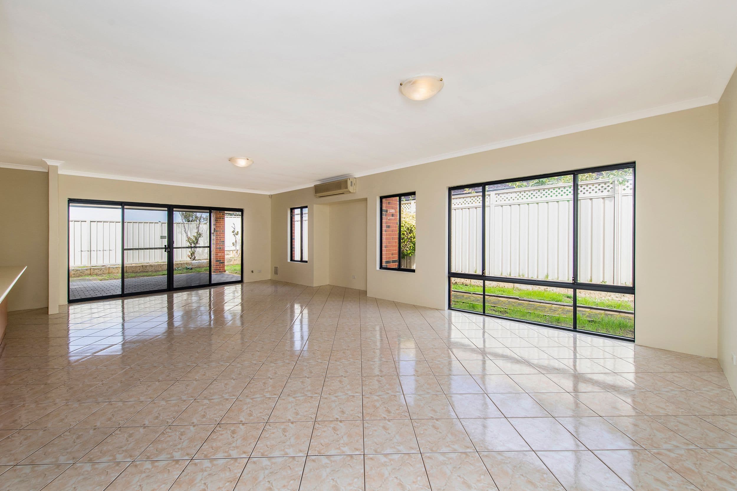 14 Liesham Crescent, Baldivis WA 6171, Baldivis - Thumbnail 3