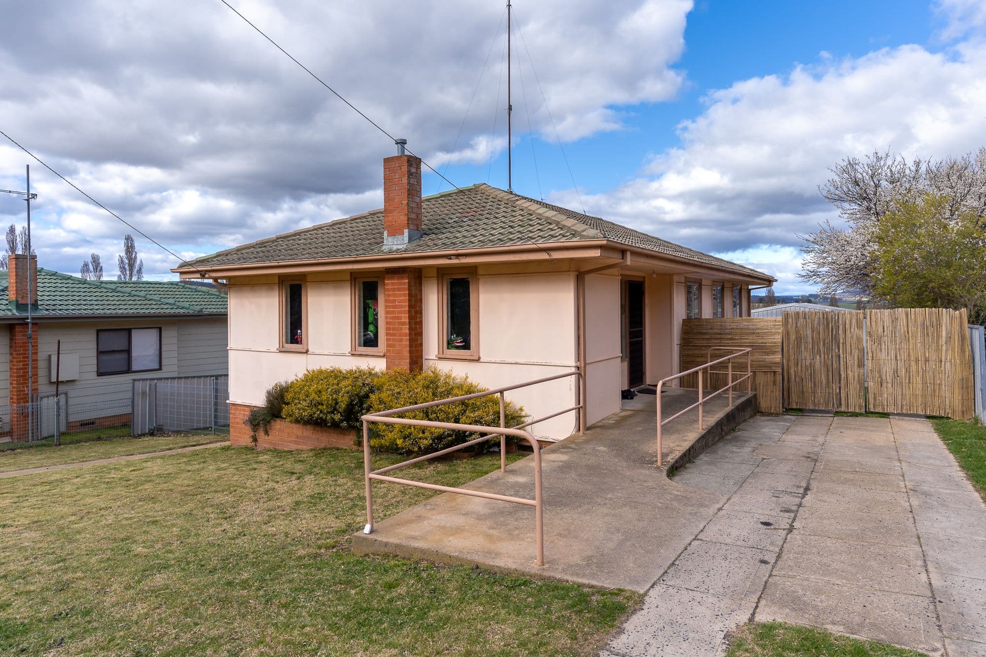 92 Dudley Street, Oberon NSW 2787, Oberon - Thumbnail 2