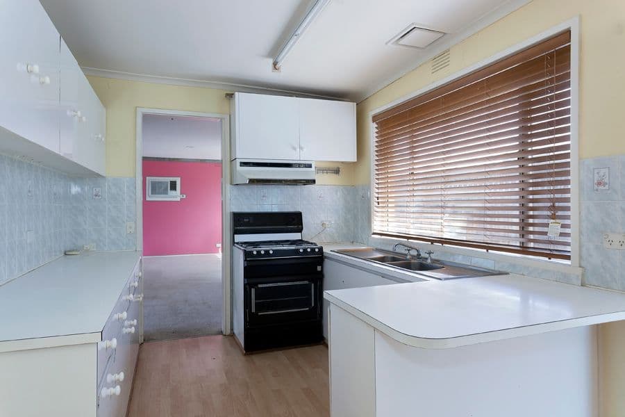 10 Ince Place, MELTON WEST VIC 3337, Melton West - Thumbnail 2