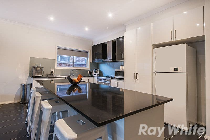 83 John Russell Road, Cranbourne West VIC 3977, Cranbourne West - Thumbnail 2